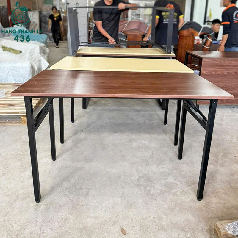 ban-lam-viec-chan-sat-gap-gon-1 Bàn Làm Việc Chân Sắt Gấp Gọn 1M2x60CM Mới 99% (Nhiều Mẫu)