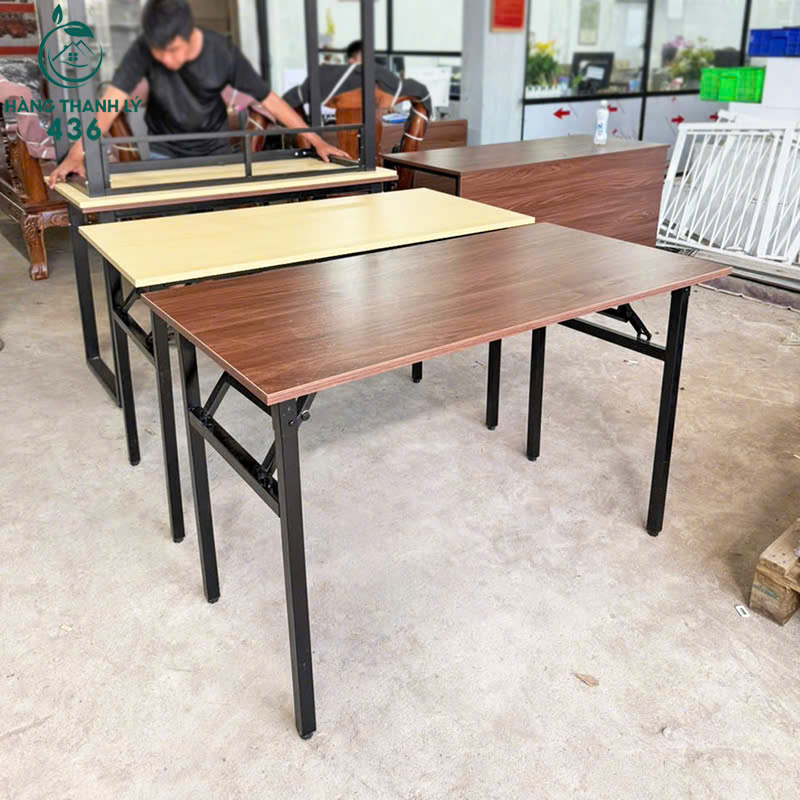 ban-lam-viec-chan-sat-gap-gon-4 Bàn Làm Việc Chân Sắt Gấp Gọn 1M2x60CM Mới 99% (Nhiều Mẫu)