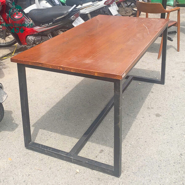 ban lam viec chan sat son tinh dien mat go cu 2