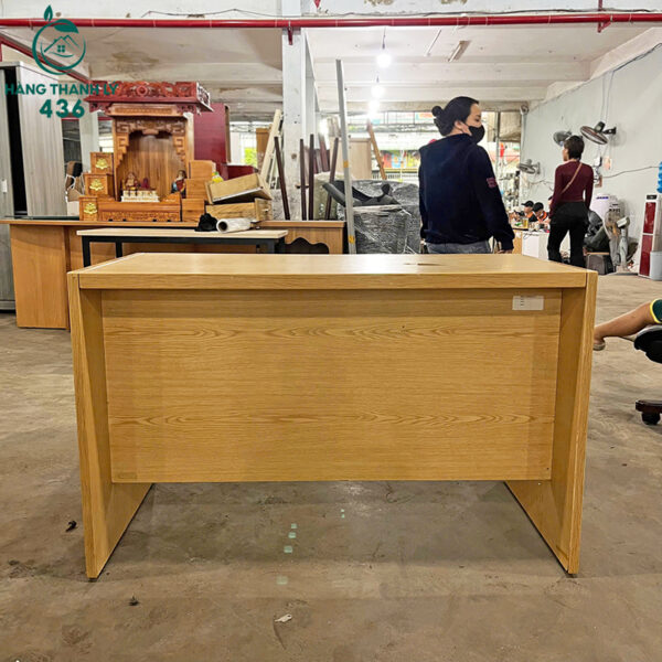 ban lam viec cu 1m2x60cm chat go day dan 1