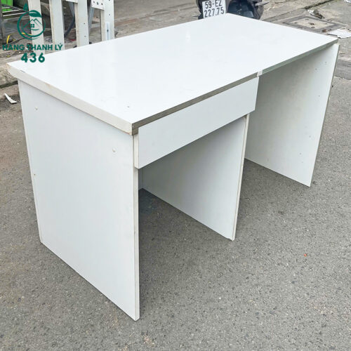 ban lam viec cu 1m2x60cm mau trang co hoc kin 4