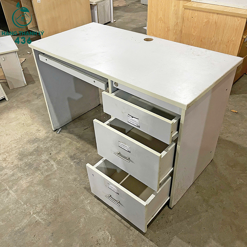 Bàn Làm Việc Cũ Màu Trắng 60CMx1M2 Có Hộc Kéo 3 Ngăn ban-lam-viec-cu-mau-trang-60cmx1m2-co-hoc-keo-3-ngan-1 Bàn Làm Việc Cũ Màu Trắng 60CMx1M2 Có Hộc Kéo 3 Ngăn