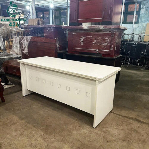 ban lam viec cu mau trang thanh lich 2