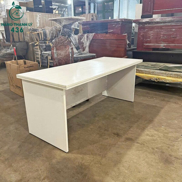 ban lam viec cu mau trang thanh lich 3