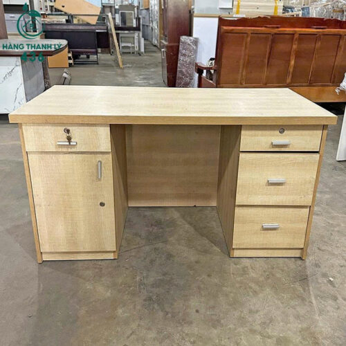 Bàn Làm Việc Cũ Màu Vàng Kem Nhiều Ngăn Kéo Tiện Lợi 4 ban lam viec cu mau vang kem nhieu ngan keo tien loi 3