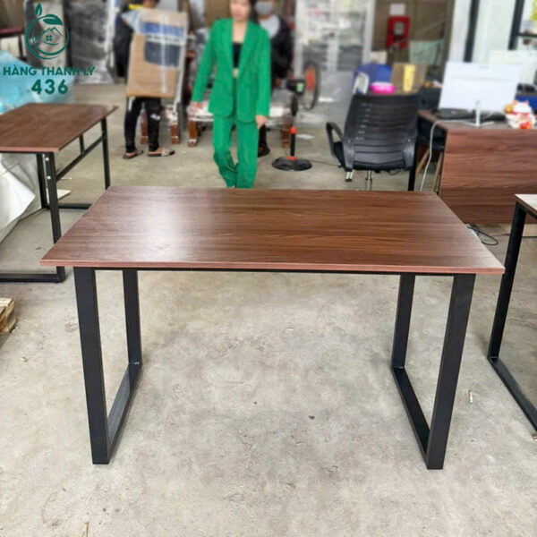 ban-lam-viec-go-chan-sat-chu-u (4) ban lam viec go chan sat chu u 4