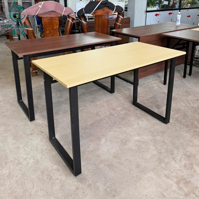 ban-lam-viec-go-chan-sat-chu-u-8 Bàn Làm Việc Gỗ 1M2x60CM Chân Sắt Chữ U Mới 99% (Nhiều Mẫu)