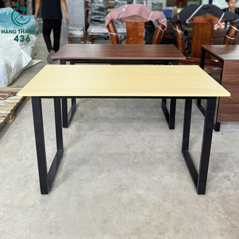ban-lam-viec-go-chan-sat-chu-u-9 Bàn Làm Việc Gỗ 1M2x60CM Chân Sắt Chữ U Mới 99% (Nhiều Mẫu)