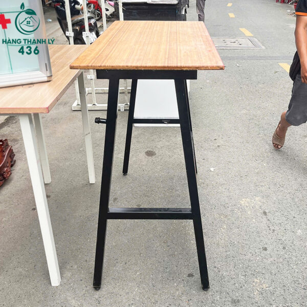 ban-quay-bar-cu-mat-go-chan-kim-loai-chac-chan (3) ban quay bar cu mat go chan kim loai chac chan 3