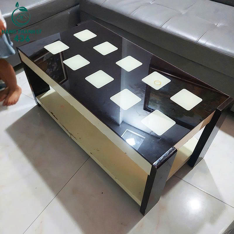 ban-sofa-cu-hien-dai-phoi-mau-den-va-kem Bàn Sofa Cũ Hiện Đại Phối Màu Đen và Kem