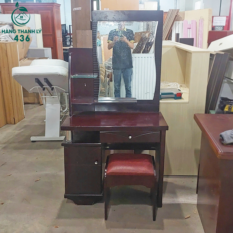 Bàn Trang Điểm Cũ 80CMx1M5 Gắn Gương Có Tủ Kín ban-trang-diem-cu-80cmx1m5-gan-guong-co-tu-kin-2 Bàn Trang Điểm Cũ 80CMx1M5 Gắn Gương Có Tủ Kín