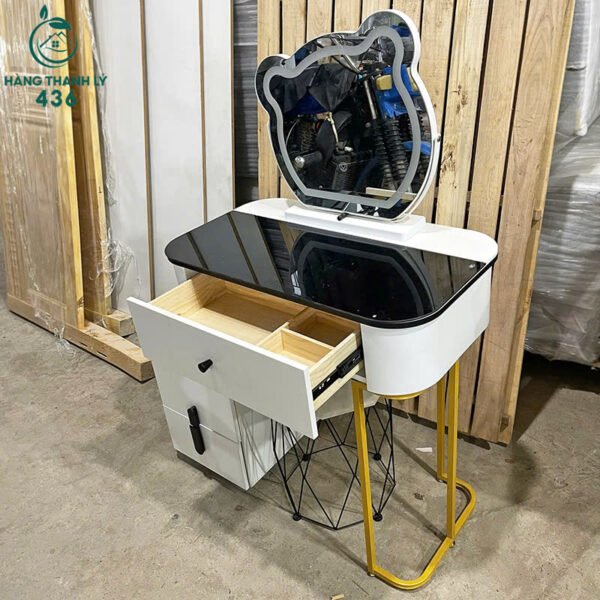 ban-trang-diem-cu-mat-kinh-den-co-tu-hoc-keo-tien-loi (2) ban trang diem cu mat kinh den co tu hoc keo tien loi 2