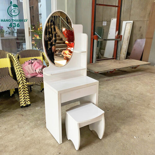 ban trang diem cu mau trang gan guong kem ghe 3