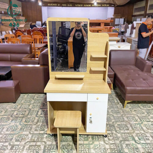 Bàn Trang Điểm Kết Hợp Gương Soi Tiện Dụng Mới 99% 4 ban trang diem ket hop guong soi 2