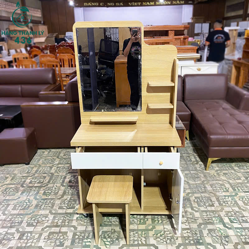 ban-trang-diem-ket-hop-guong-soi-3 Bàn Trang Điểm Kết Hợp Gương Soi Tiện Dụng Mới 99%