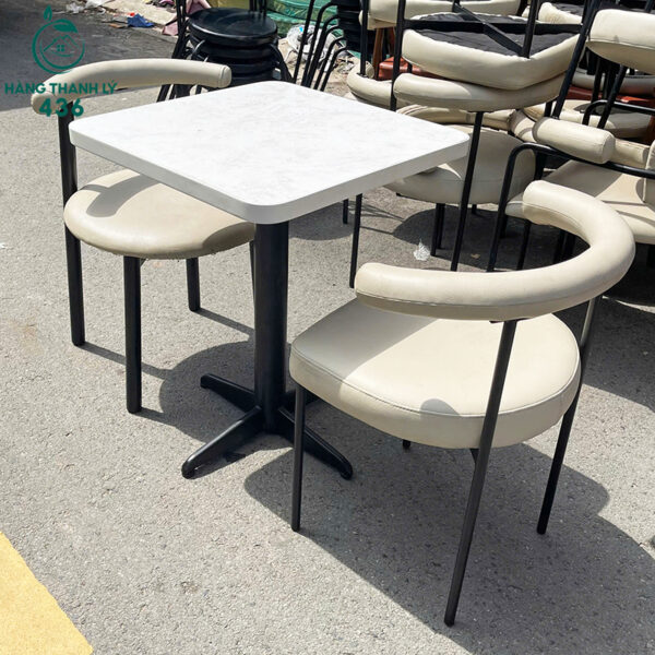bo ban ghe cafe cu phong cach don gian 3