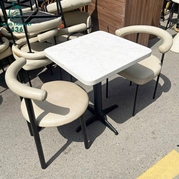 bo ban ghe cafe cu phong cach don gian 4