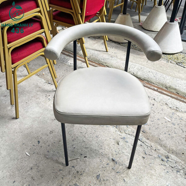 bo ban ghe cafe cu phong cach don gian 5