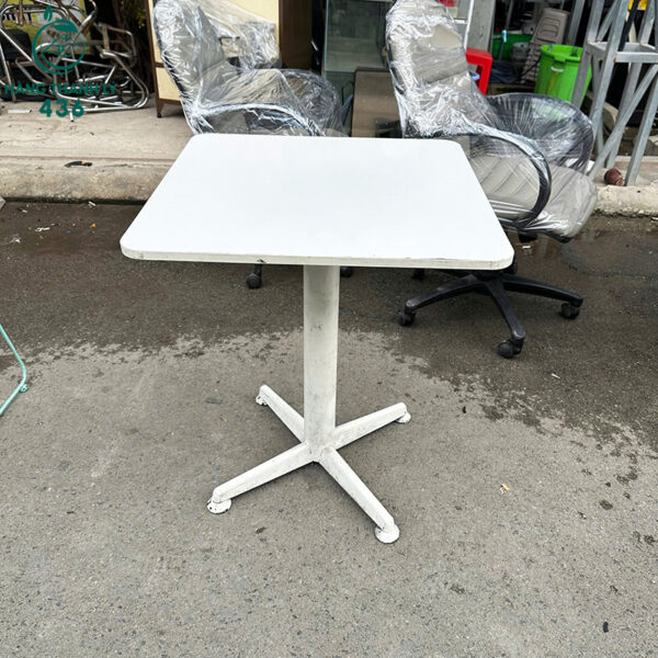 bo-ban-ghe-cafe-cu-phong-cach-toi-gian (1) bo ban ghe cafe cu phong cach toi gian 1