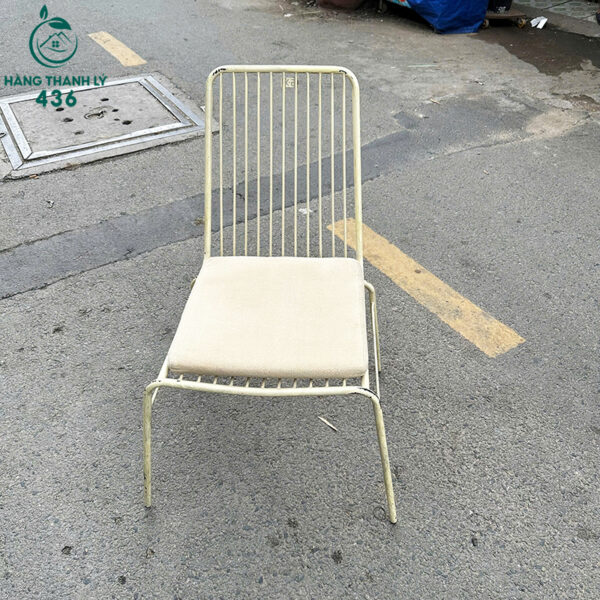 bo-ban-ghe-cafe-cu-phong-cach-toi-gian (2) bo ban ghe cafe cu phong cach toi gian 2