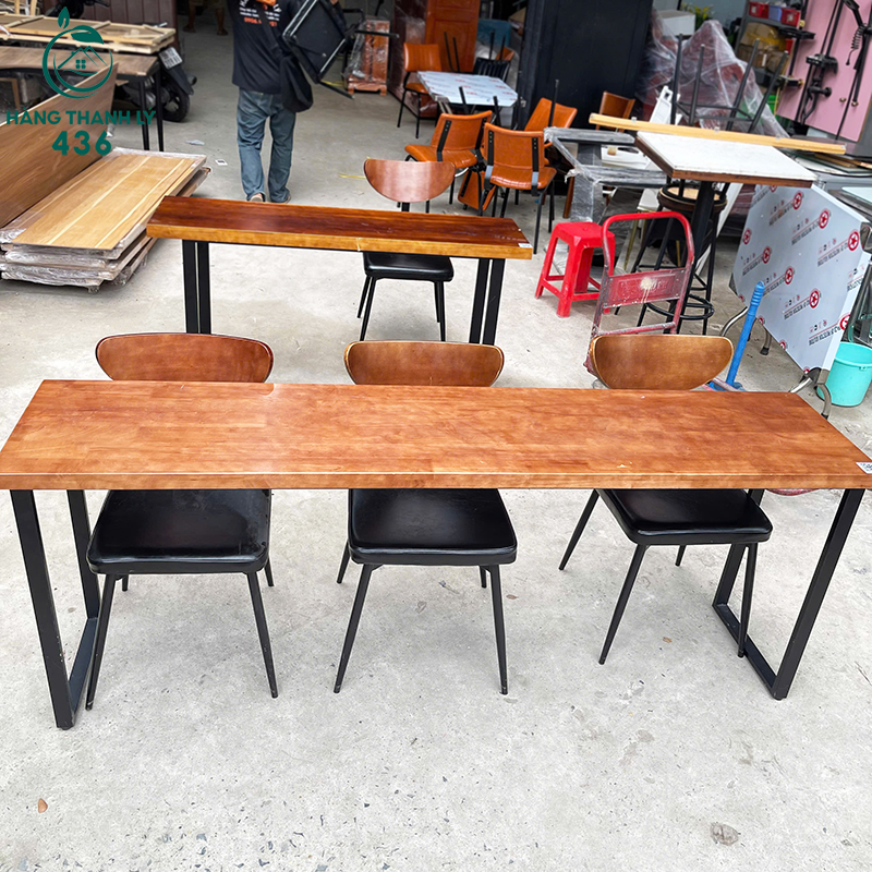 bo-ban-ghe-cafe-go-cu-chan-kim-loai-phong-cach-vintage-2 Bộ Bàn Ghế Cafe Gỗ Cũ Chân Kim Loại Phong Cách Vintage