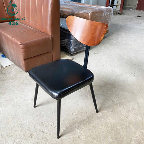 Bộ Bàn Ghế Cafe Chân Sắt Cũ Thiết Kế Lưng Hình Mặt Trăng Độc Đáo 4 ghe cafe chan sat cu thiet ke lung hinh mat trang doc dao 2