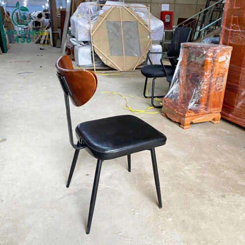 Bộ Bàn Ghế Cafe Chân Sắt Cũ Thiết Kế Lưng Hình Mặt Trăng Độc Đáo 5 ghe cafe chan sat cu thiet ke lung hinh mat trang doc dao 4