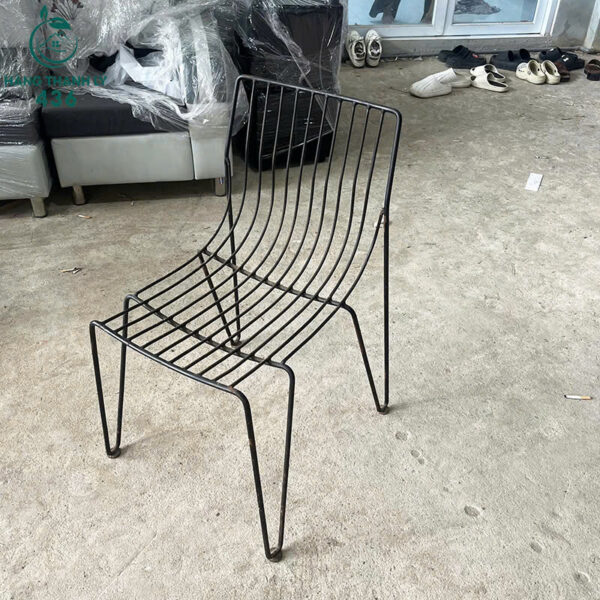 ghe-cafe-chan-sat-son-tinh-dien-mau-den (1) ghe cafe chan sat son tinh dien mau den 1