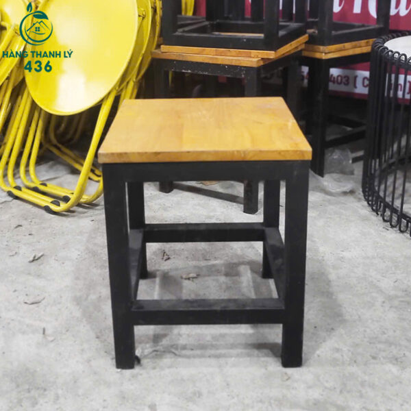 ghe-cafe-cu-chan-sat-son-tinh-dien-mat-go (2) ghe cafe cu chan sat son tinh dien mat go 2