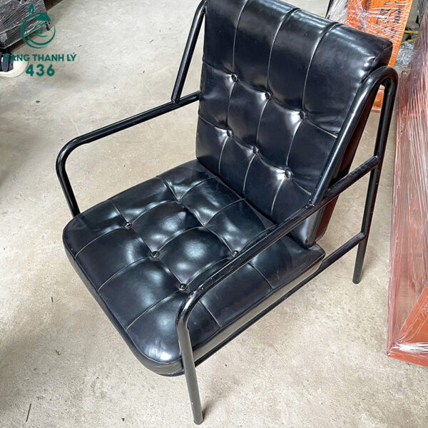ghe-cafe-khung-sat-dem-boc-da-cu-dong-nut-hien-dai (1) ghe cafe khung sat dem boc da cu dong nut hien dai 1