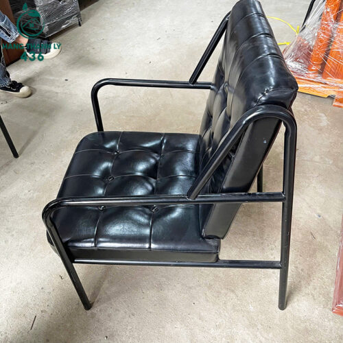 Ghế Cafe Khung Sắt Đệm Bọc Da Cũ Đóng Nút Hiện Đại 8 ghe cafe khung sat dem boc da cu dong nut hien dai 3