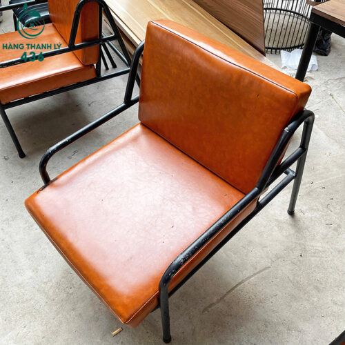 Ghế cafe Khung Sắt Đệm Bọc Da Cũ Màu Cam Hàng Đẹp 4 ghe cafe khung sat dem boc da cu mau cam hang dep 3