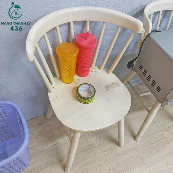 ghe cafe lung cong cu mau trang hien dai