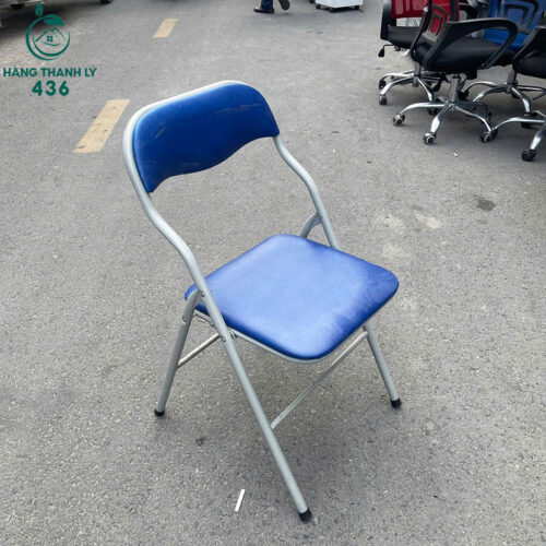 ghe gap hoc sinh boc nem cu mau xanh 1