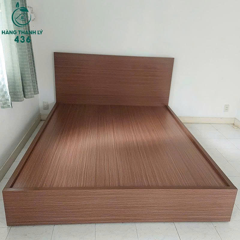 giuong-go-cu-2mx1m6-mau-nau-tron-ben-dep-1 Giường Gỗ Cũ 2Mx1M6 Màu Nâu Trơn Bền Đẹp