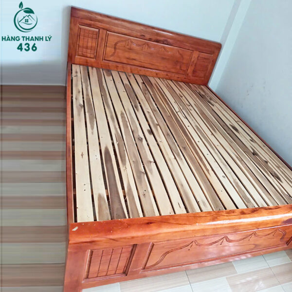 giuong ngu go cu 1m6x2m cham khac hoa van don gian 2