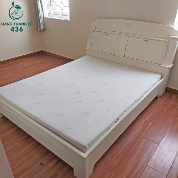 giuong ngu go cu 1m6x2m mau trang gia re 1