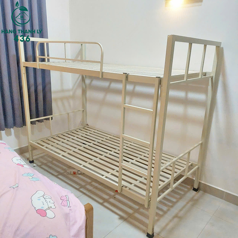 Giường Sắt 2 Tầng Cũ Sơn Màu Trắng Đơn Giản giuong-sat-2-tang-cu-son-mau-trang-don-gian-1 Giường Sắt 2 Tầng Cũ Sơn Màu Trắng Đơn Giản