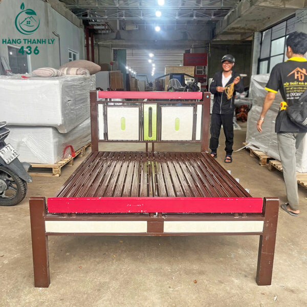 giuong sat cu 1m4x2m son nhieu mau doc dao 2