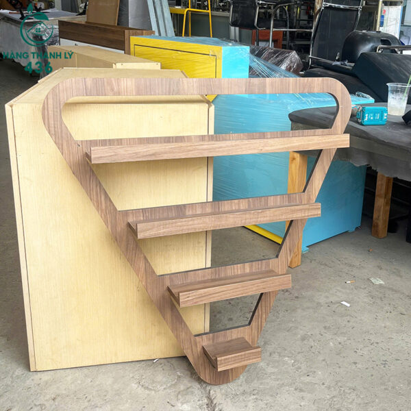 ke treo tuong cu hinh tam giac nguoc 1