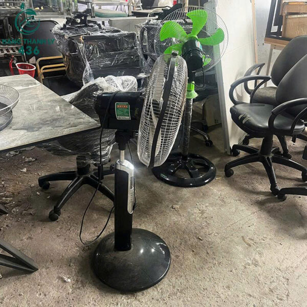 may-quat-asiavina-cu-mau-den-gia-re (4) may quat asiavina cu mau den gia re 4