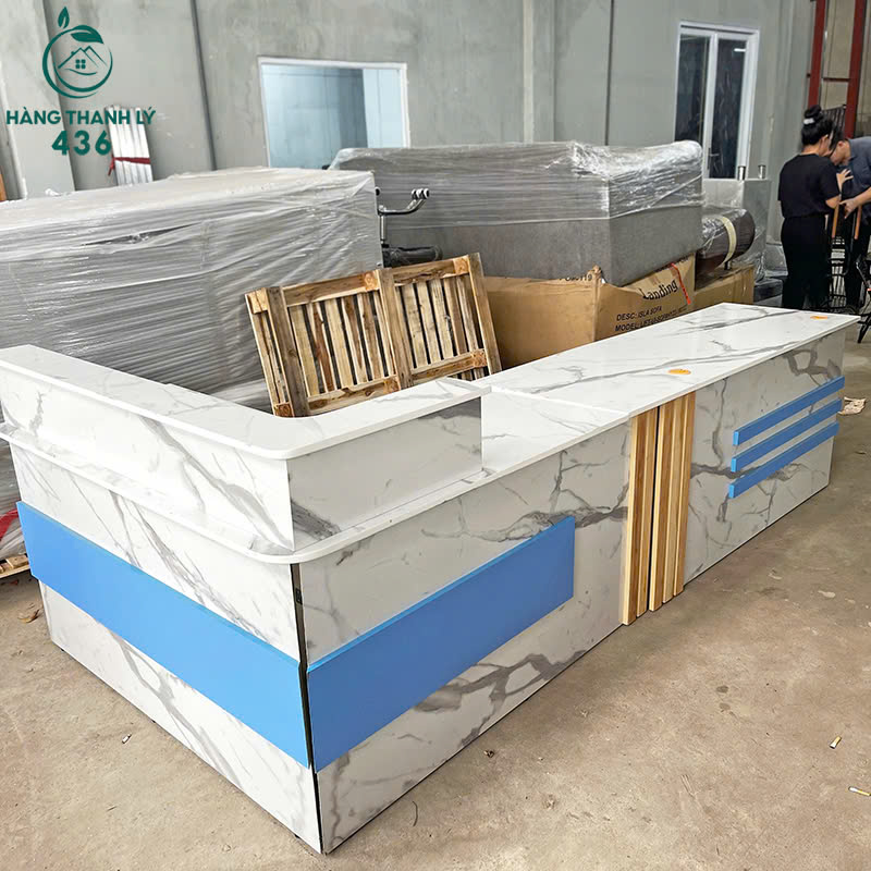 quay-le-tan-cu-phoi-mau-trang-va-xanh-duong-2m9x1m4-5 Quầy Lễ Tân Cũ Phối Màu Trắng Và Xanh Dương 2M9x1M4