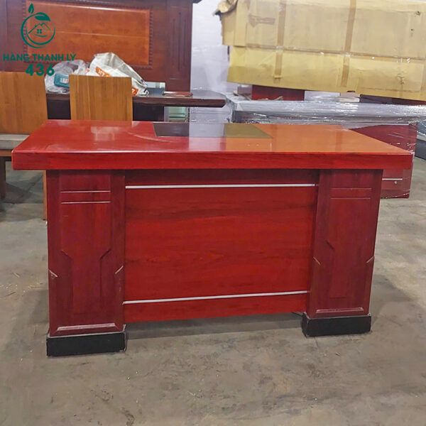 thanh ly ban giam doc 1m4x70cm khong hoc ton kho 2