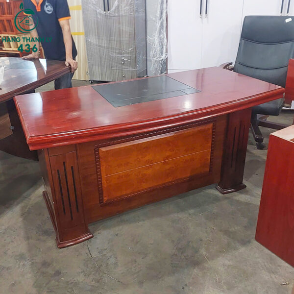 thanh ly ban giam doc go 1m6x80cm ton kho gia tot 2