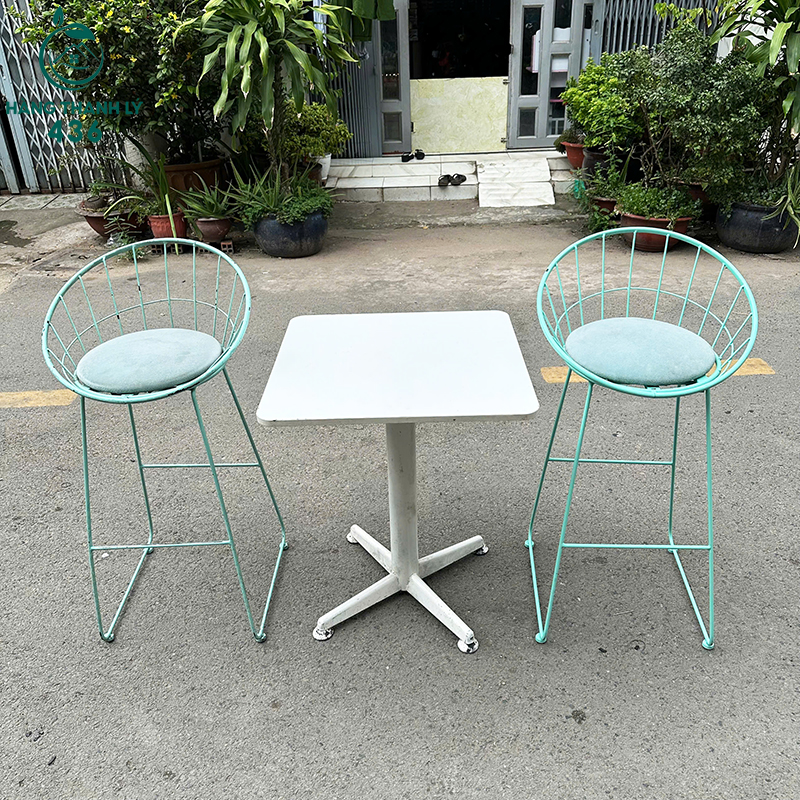 thanh-ly-bo-ban-ghe-quay-bar-chan-cao-1 Bàn Ghế Quầy Bar Cũ Màu Xanh Chân Cao Có Đệm
