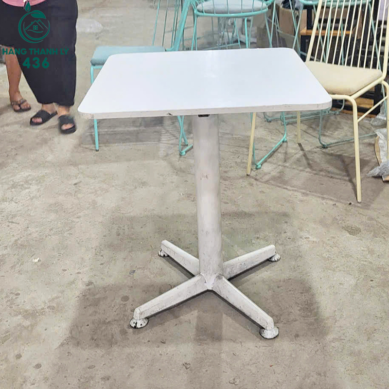 thanh-ly-bo-ban-ghe-quay-bar-chan-cao-2 Bàn Ghế Quầy Bar Cũ Màu Xanh Chân Cao Có Đệm