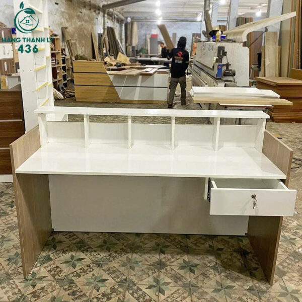 thanh ly quay le tan 1m6x1m co hoc tu moi 99 3