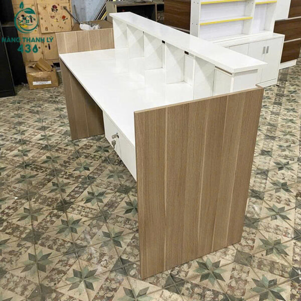 thanh ly quay le tan 1m6x1m co hoc tu moi 99 5