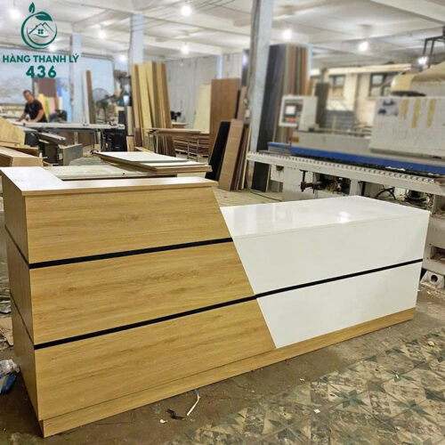 thanh ly quay le tan 2m4x1m thiet ke sang trong 1