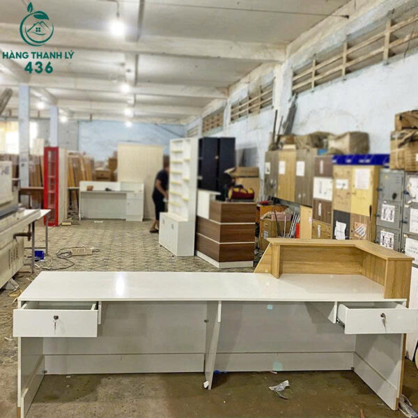 thanh ly quay le tan 2m4x1m thiet ke sang trong 6